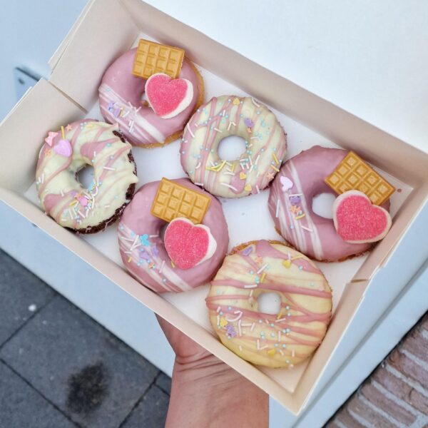 glutenvrije gedecoreerde donuts