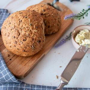 glutenvrije meergranen pompoenbroodjes