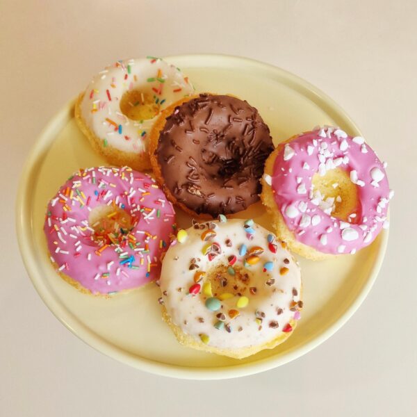 glutenvrije donuts met glazuur, 5 stuks gemengde smaken